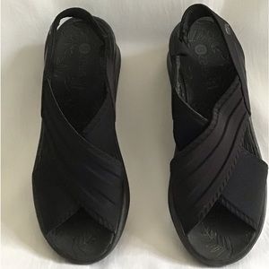 Bzees sandals size 8